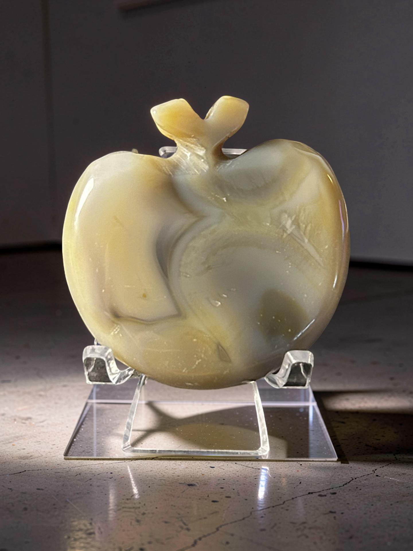 Flower Agate Apple Carving