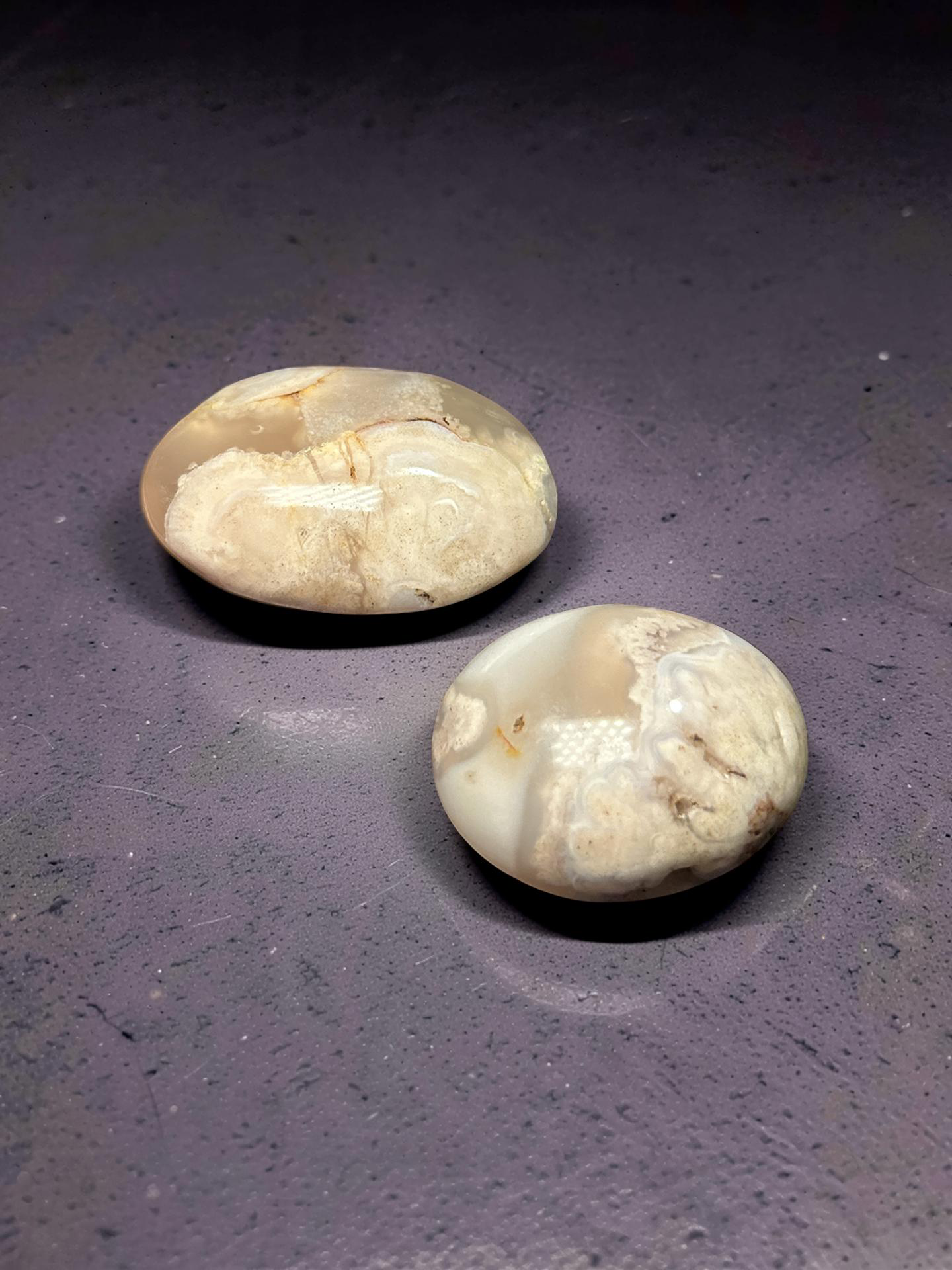 Flower Agate Palm Stone